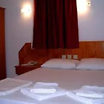Kanarya Hotel Çeşme