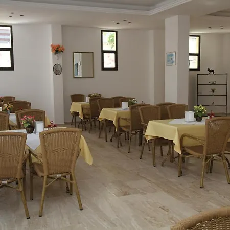 Otel Kanarya 3*