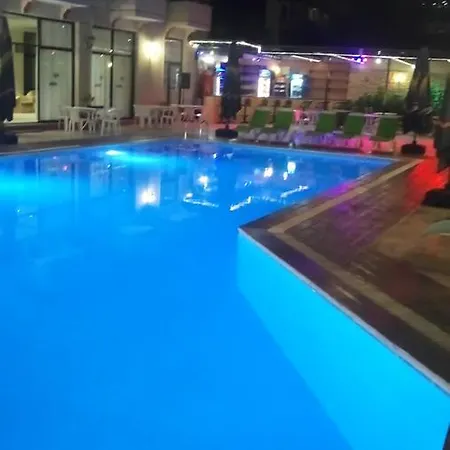 Otel Kanarya 3*