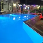 Otel Kanarya 3*