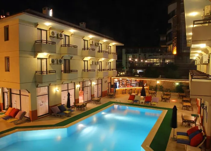 Kanarya Hotell Çeşme